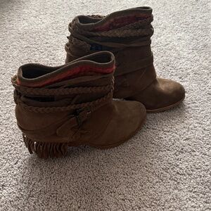 Naughty monkey saddle baggin Suede Fringe Ankle Boots